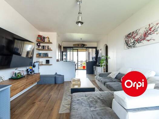 Appartement à vendre 207 500 € 4 pièces 3 chambres 80 m² Étage 3/4 Centre Ville Saint-Priest 69800