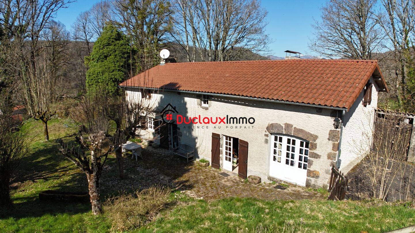 SAINT-SIMON Maison authentique de 150 m² - Environnement paisibl