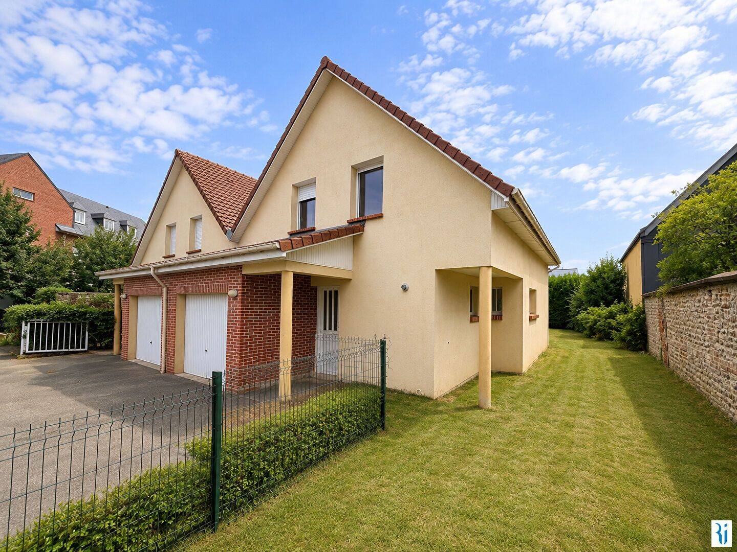 Maison 4 pièces 90 m² · à Le Mesnil-Esnard · 90 m² · 1 100 €