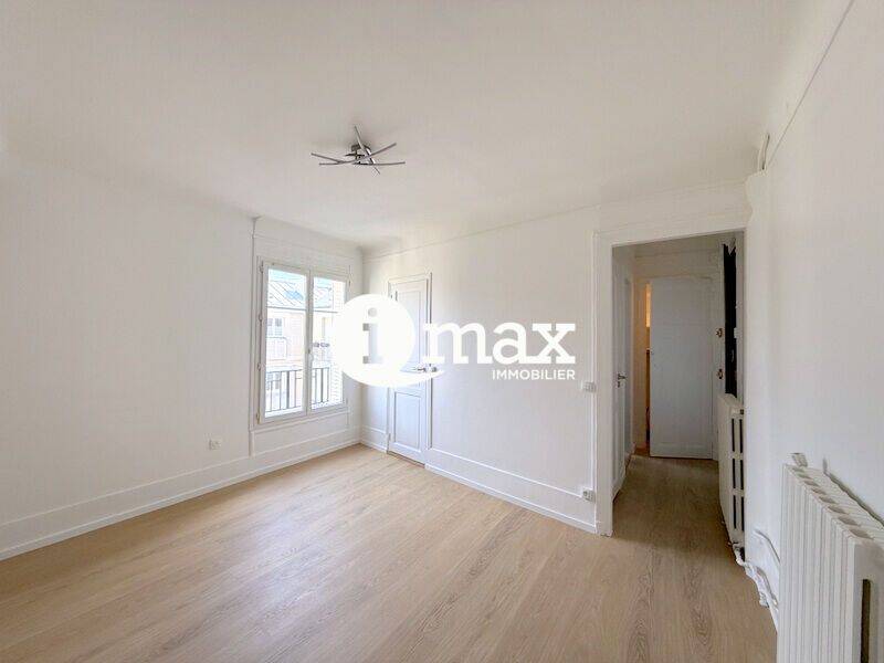 Appartement 1 pièce 24 m² · à Courbevoie · 24 m² · 900 €