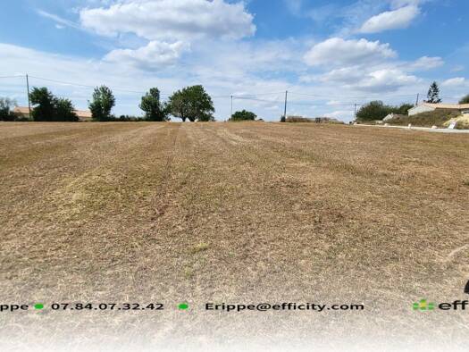 Terrain constructible viabilisé à vendre 36 850 € 757 m² de terrain Saint-Genis-d'Hiersac 16570