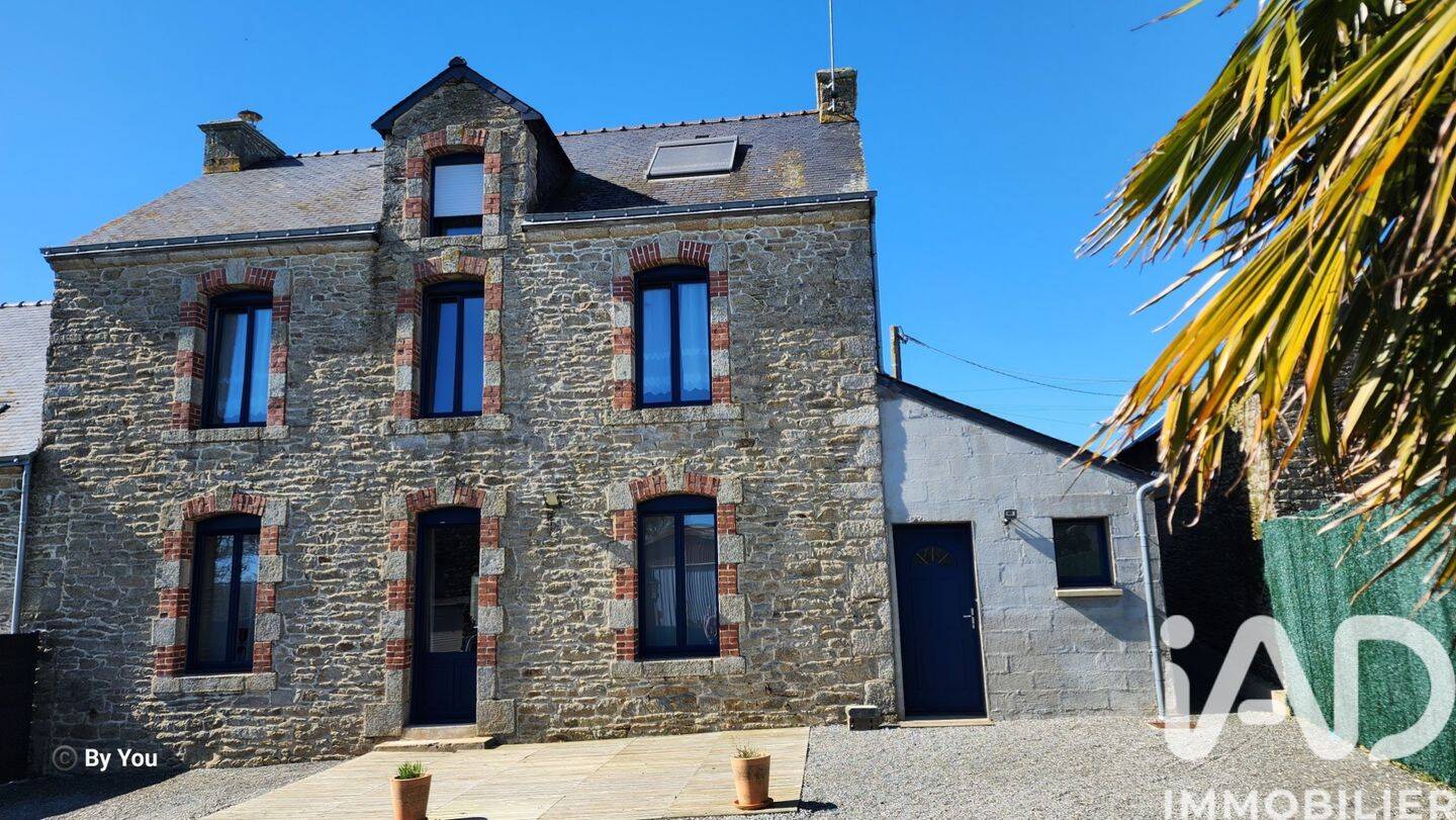 Maison 9 pièces 176 m² · à Berric · 176 m² · 369 000 €