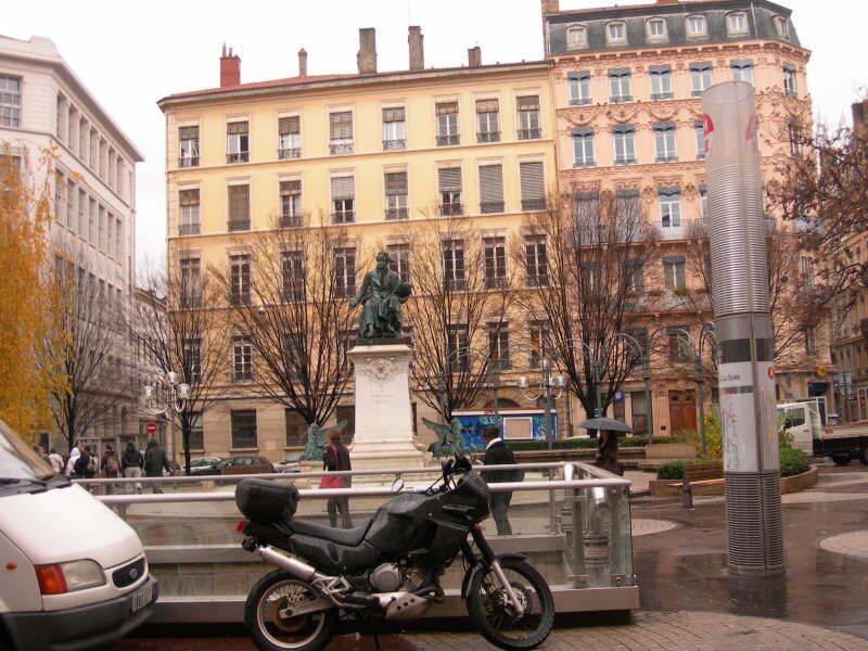 Appartement 1 pièce 47 m² · à Lyon 2ème Arrondissement · 46,9 m² · 590 €