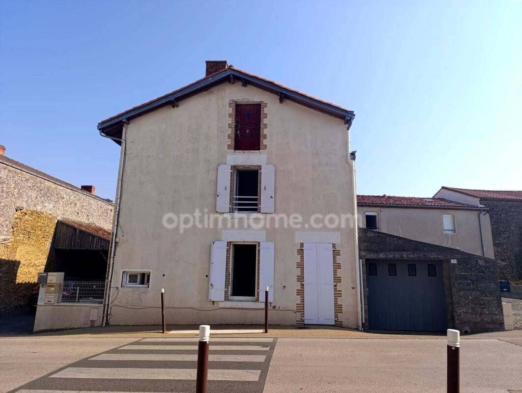 Maison 3 pièces 62 m² · à Sigournais · 62 m² · 100 000 €