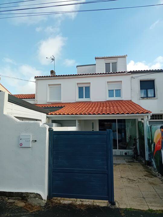 Maison 8 pièces 150 m² · à La Rochelle · 150 m² · 2 880 €/mois