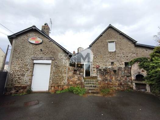 Immeuble à vendre 64 500 € 300 m² La Chapelle-au-Riboul 53440