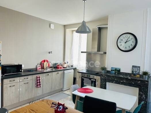 Appartement à vendre 189 000 € 3 pièces 2 chambres 97 m² Étage 1/2 Argelès-Gazost 65400