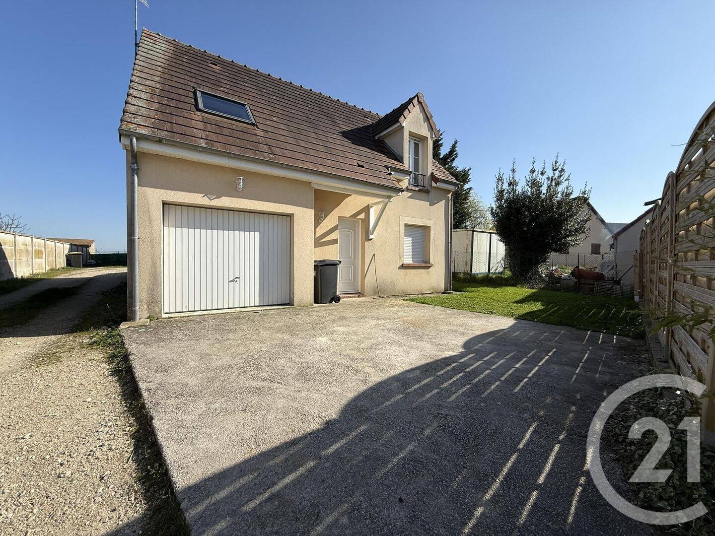 Maison 4 pièces 93 m² · à Chartres · 93,2 m² · 960 €