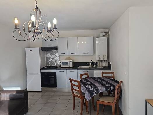 Appartement à louer 1 100 € 2 pièces 1 chambre 60 m² 4 étages Vert Galant Villepinte 93420