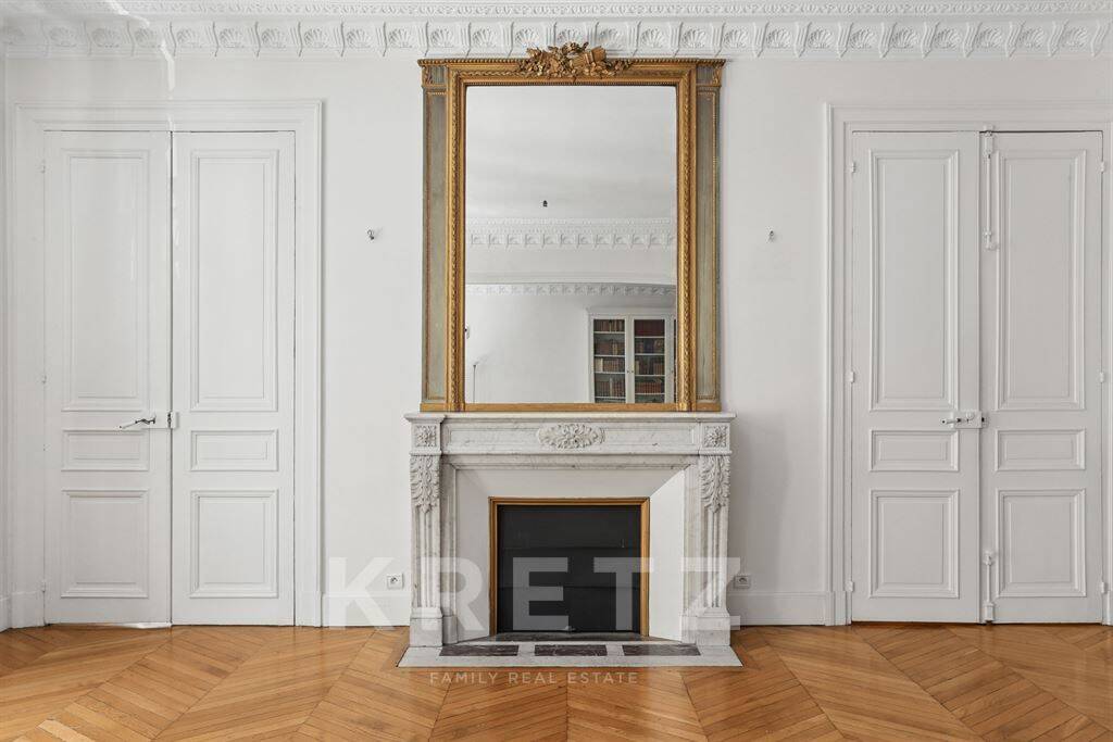 Appartement 8 pièces 172 m² · à Paris 6ème Arrondissement · 172 m² · 3 100 000 €