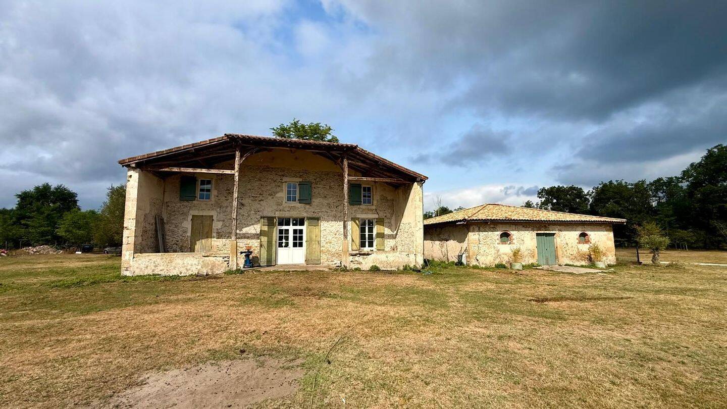 Maison 9 pièces 258 m² · à Cazalis · 258 m² · 251 000 €