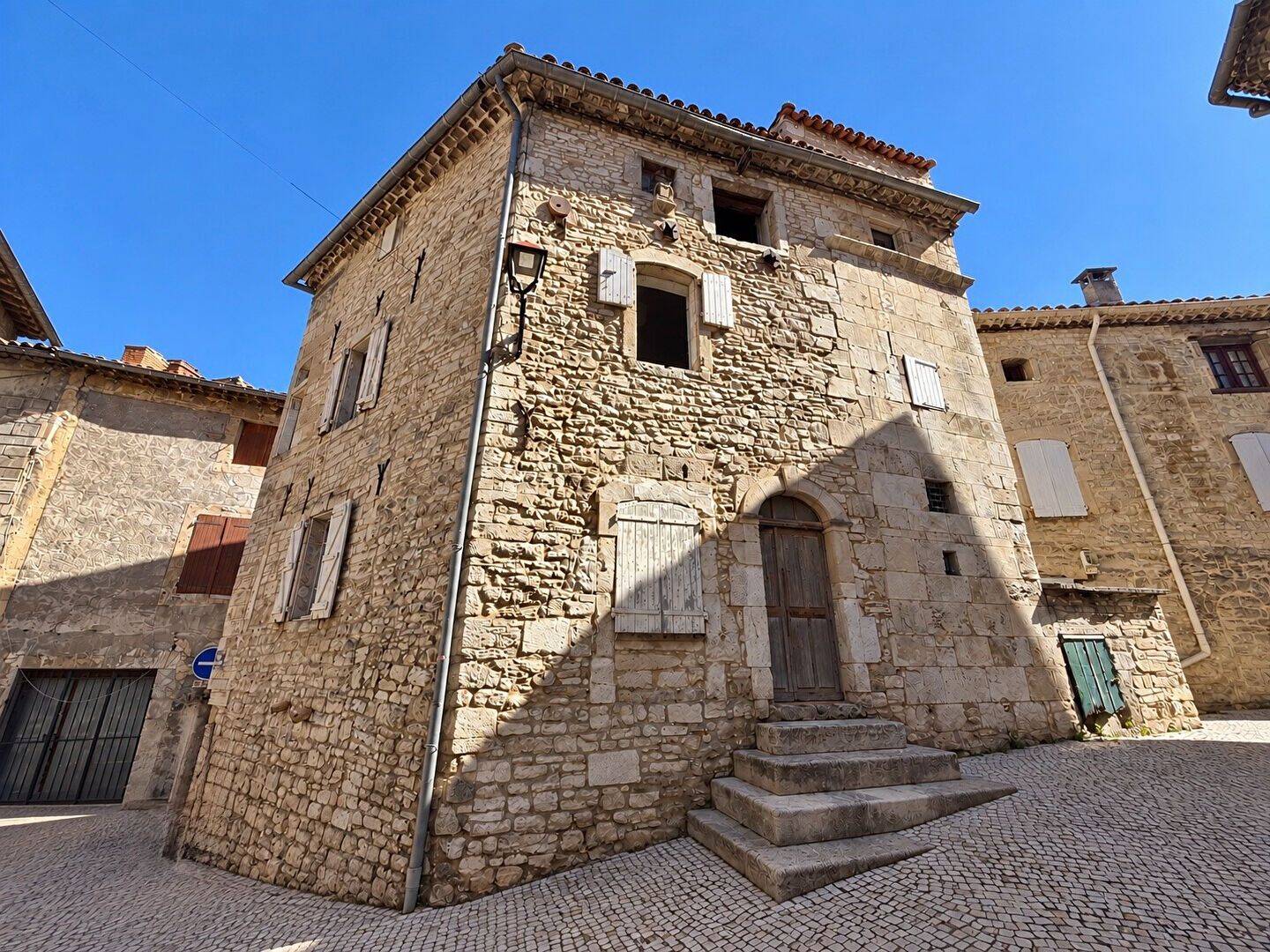 Maison 6 pièces 126 m² · à Barjac · 126 m² · 235 000 €