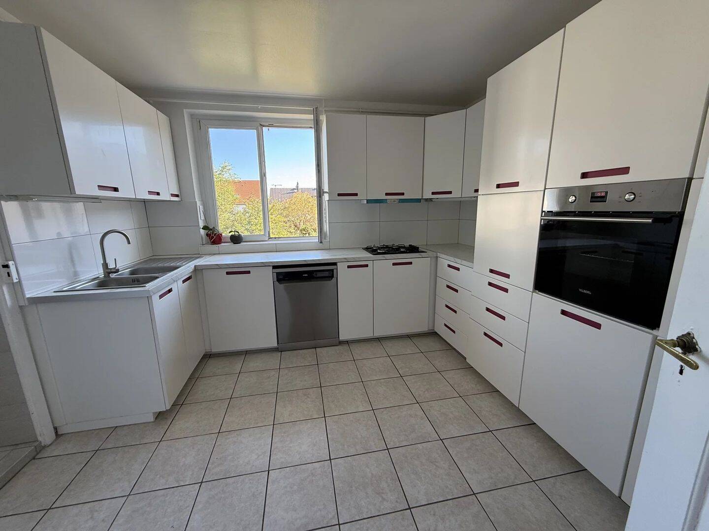 Appartement 3 pièces 65 m² · à Saint-Louis · 64,8 m² · 990 €/mois