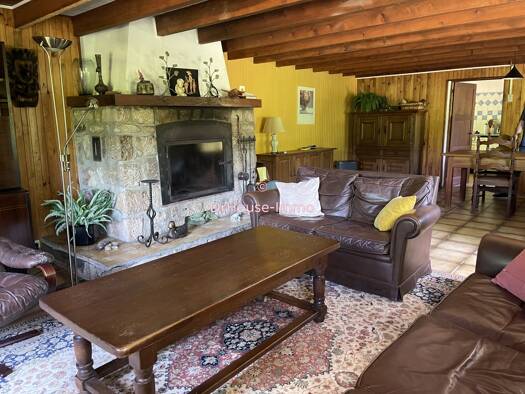 Maison à vendre 356 000 € 20 pièces 12 chambres 200 m² 10 000 m² de terrain Saint-Apollinaire-de-Rias 07240