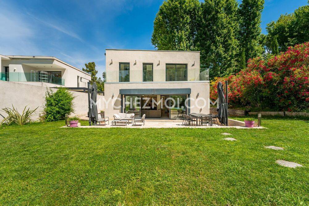 Maison 6 pièces 216 m² · à Marseille 9ème Arrondissement · 216 m² · 1 165 000 €