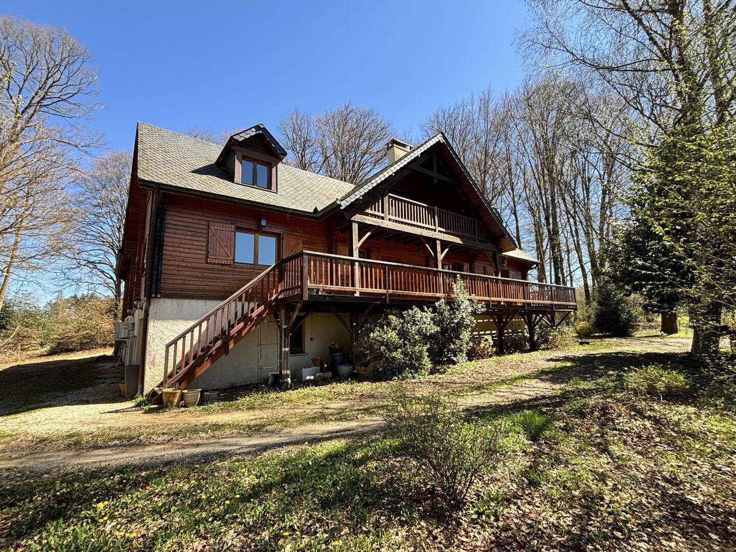 Maison 7 pièces 280 m² · à Clergoux · 280 m² · 399 000 €