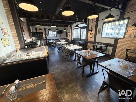 Local commercial à vendre 395 000 € 348 m² de surface de vente Ponetie Aurillac 15000