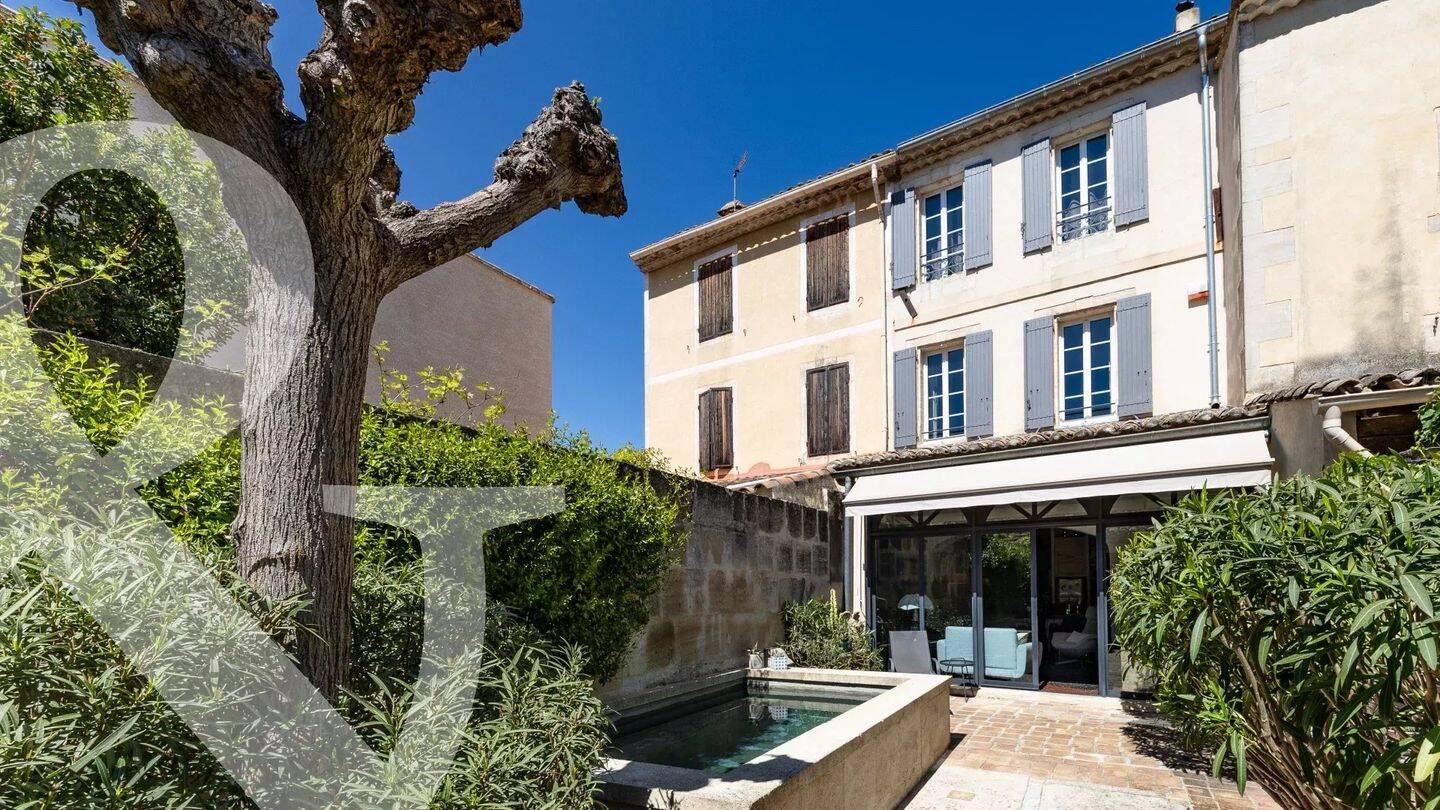 Appartement 8 pièces 197 m² · à Mouriès · 197 m² · 920 000 €