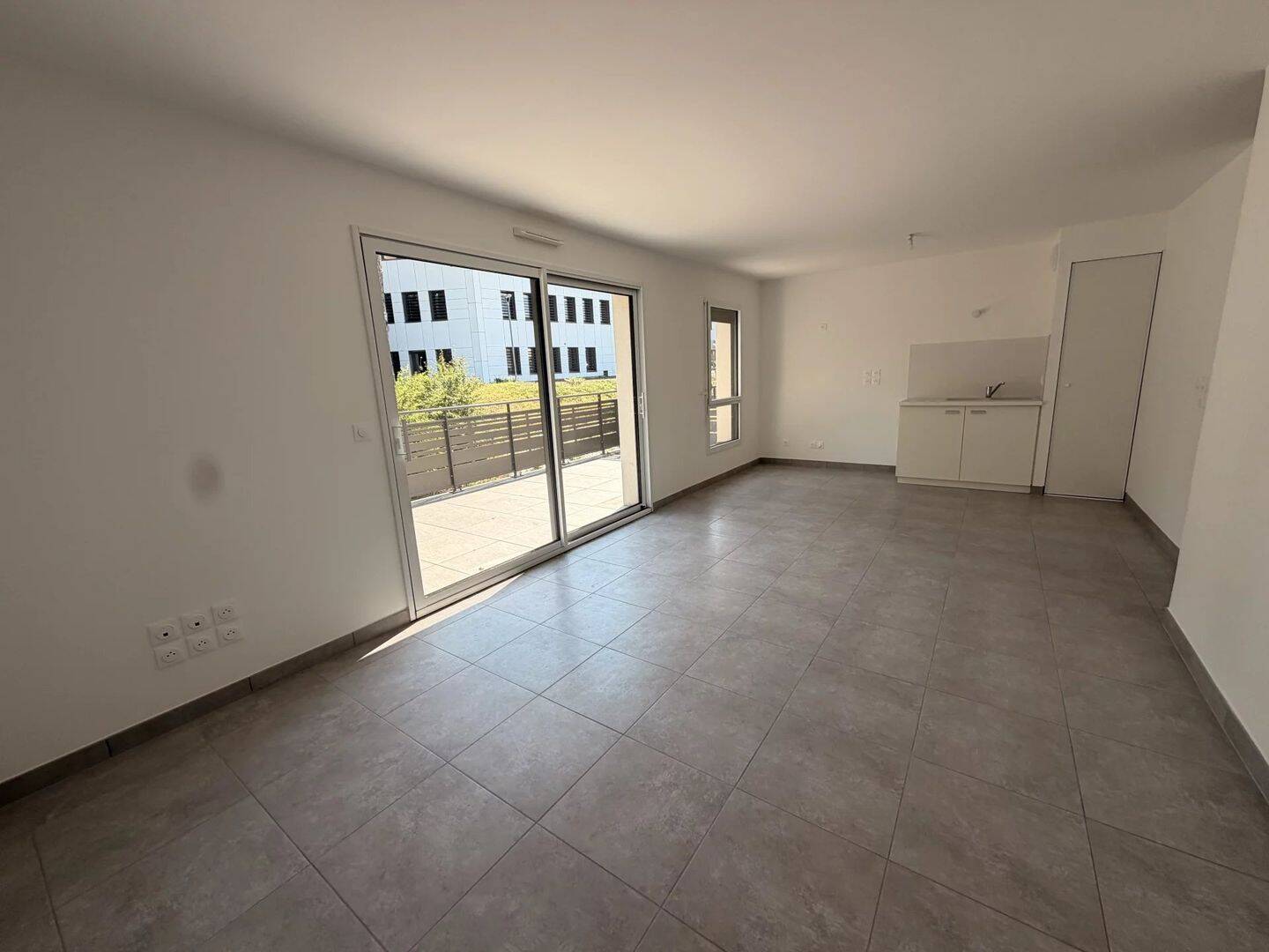 Appartement 3 pièces 63 m² · à Charbonnières-les-Bains · 63,4 m² · 1 056 €