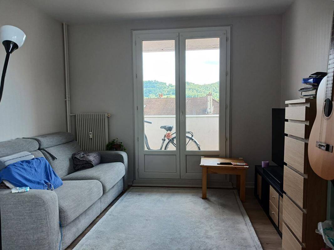 Appartement 3 pièces 69 m² · à Lons-le-Saunier · 68,9 m² · 115 000 €