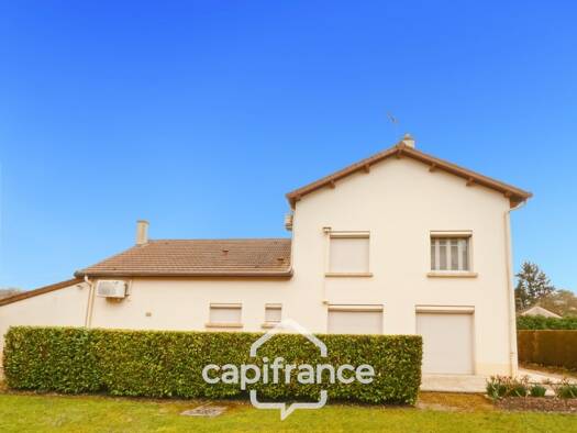 Maison à vendre 280 000 € 9 pièces 5 chambres 199 m² 7 272 m² de terrain Pierre-de-Bresse 71270