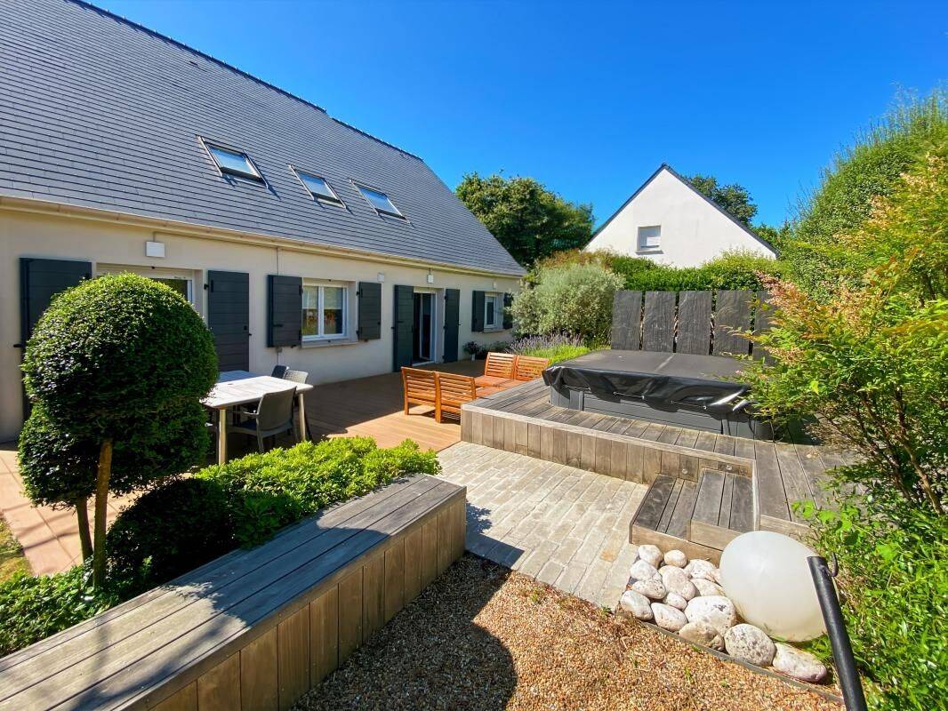 Maison 5 pièces 161 m² · à Larmor-Plage · 160,9 m² · 737 000 €
