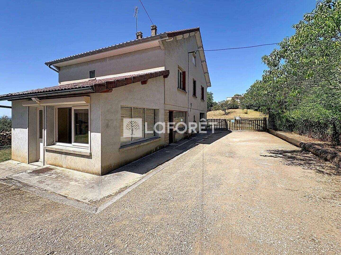 Maison 6 pièces 125 m² · à Champagnat · 125 m² · 165 000 €