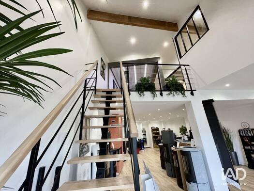 Boutique à louer 2 542 € 2 pièces 110 m² de surface de vente Sud Mennecy 91540