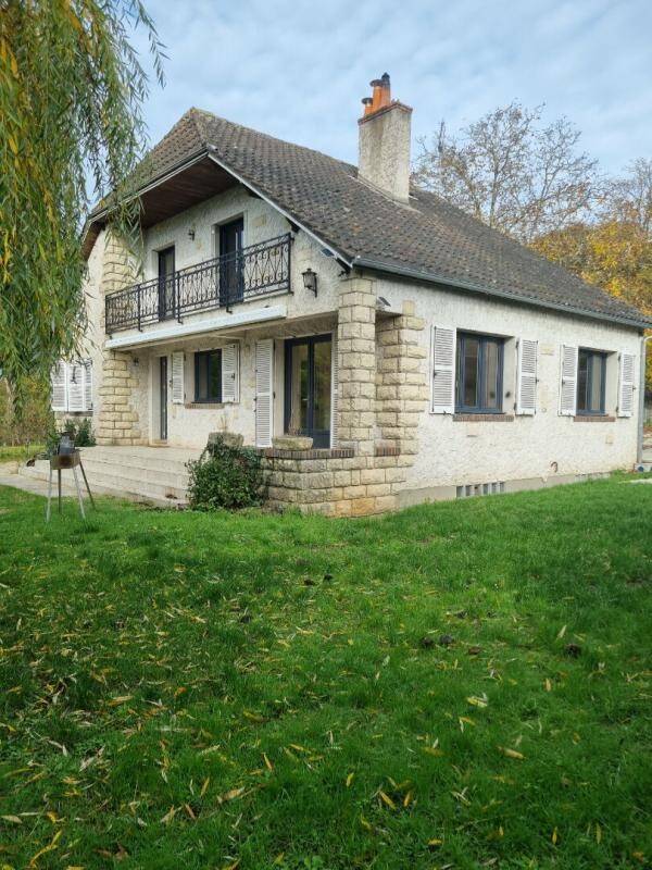 Maison 7 pièces 151 m² · à Les Bordes · 151 m² · 255 000 €