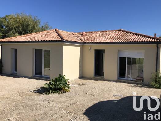 Maison de plain-pied à vendre 224 025 € 4 pièces 3 chambres 90 m² 990 m² de terrain Galgon 33133