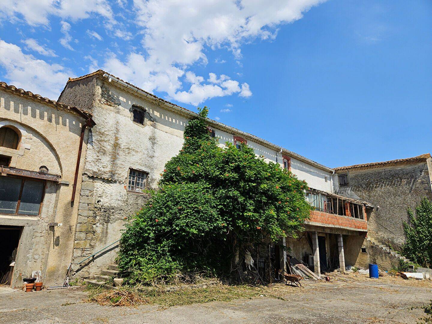 Maison 10 pièces 223 m² · à Pennautier · 223 m² · 179 000 €