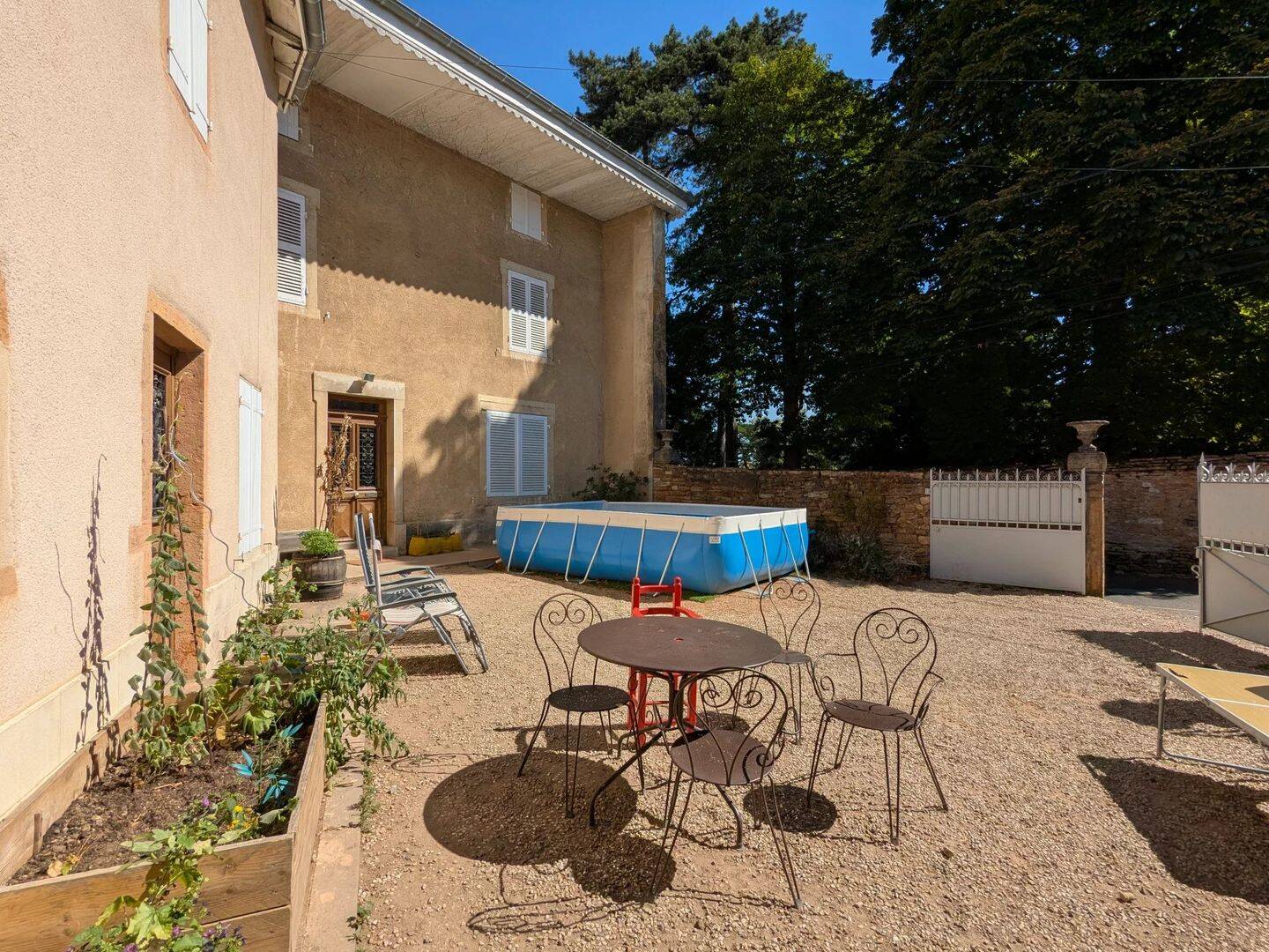 Maison 9 pièces 225 m² · à Hurigny · 225 m² · 395 000 €