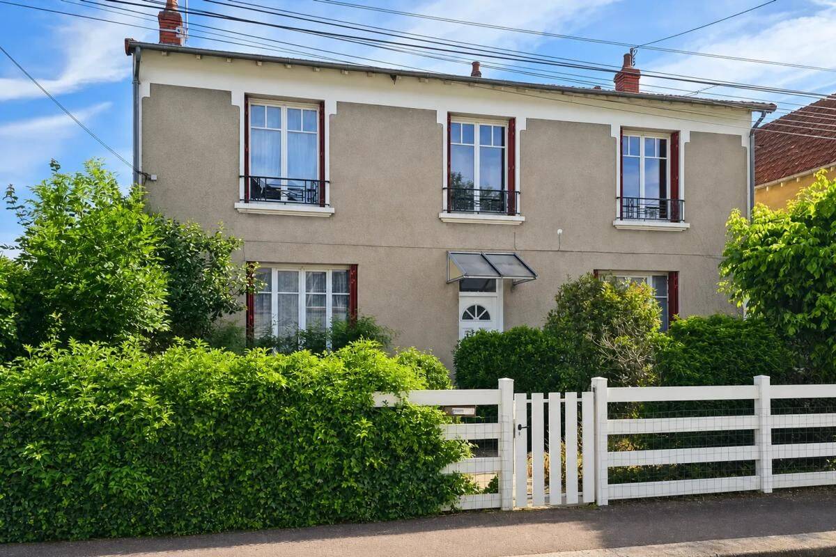 Maison 8 pièces 220 m² · à Nevers · 220 m² · 203 000 €