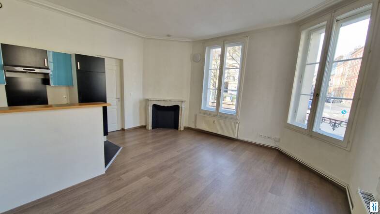 Appartement à louer 665 € 2 pièces 1 chambre 39 m² Étage 1/3 Rouen 76000