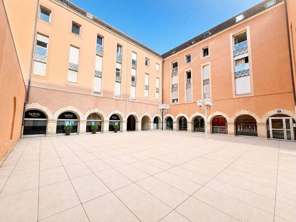 Appartement 7 pièces 127 m² · à Chalon-sur-Saône · 127 m² · 242 500 €