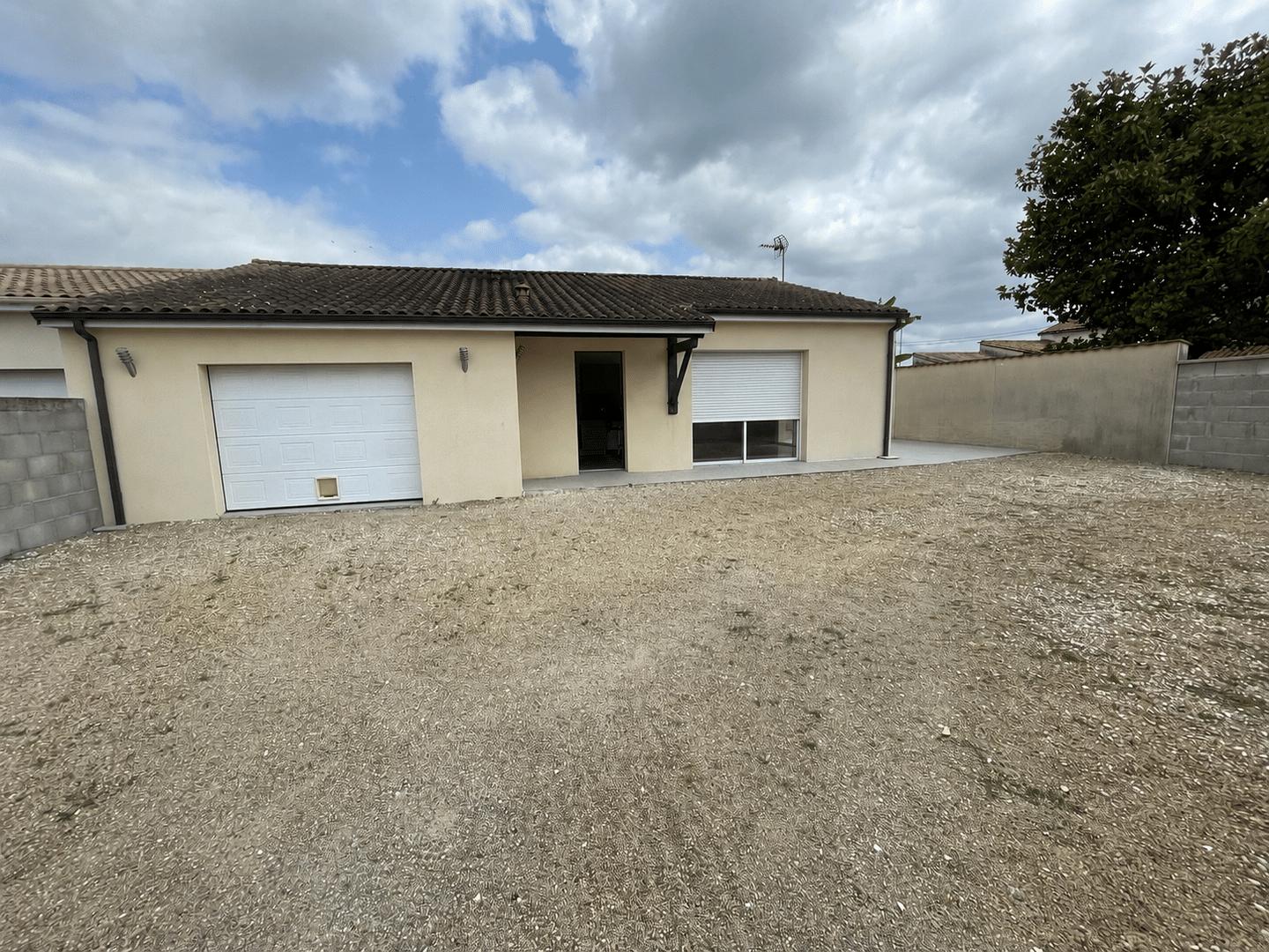 Maison 3 pièces 83 m² · à Gond-Pontouvre · 83 m² · 880 €