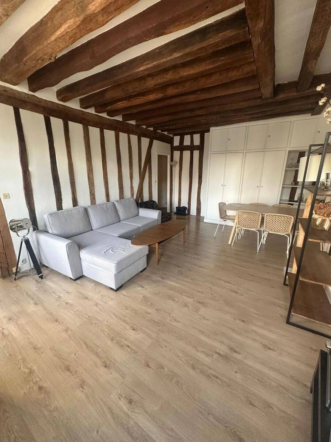 Appartement 2 pièces 42 m² · à Paris 4ème Arrondissement · 41,9 m² · 2 081 €/mois