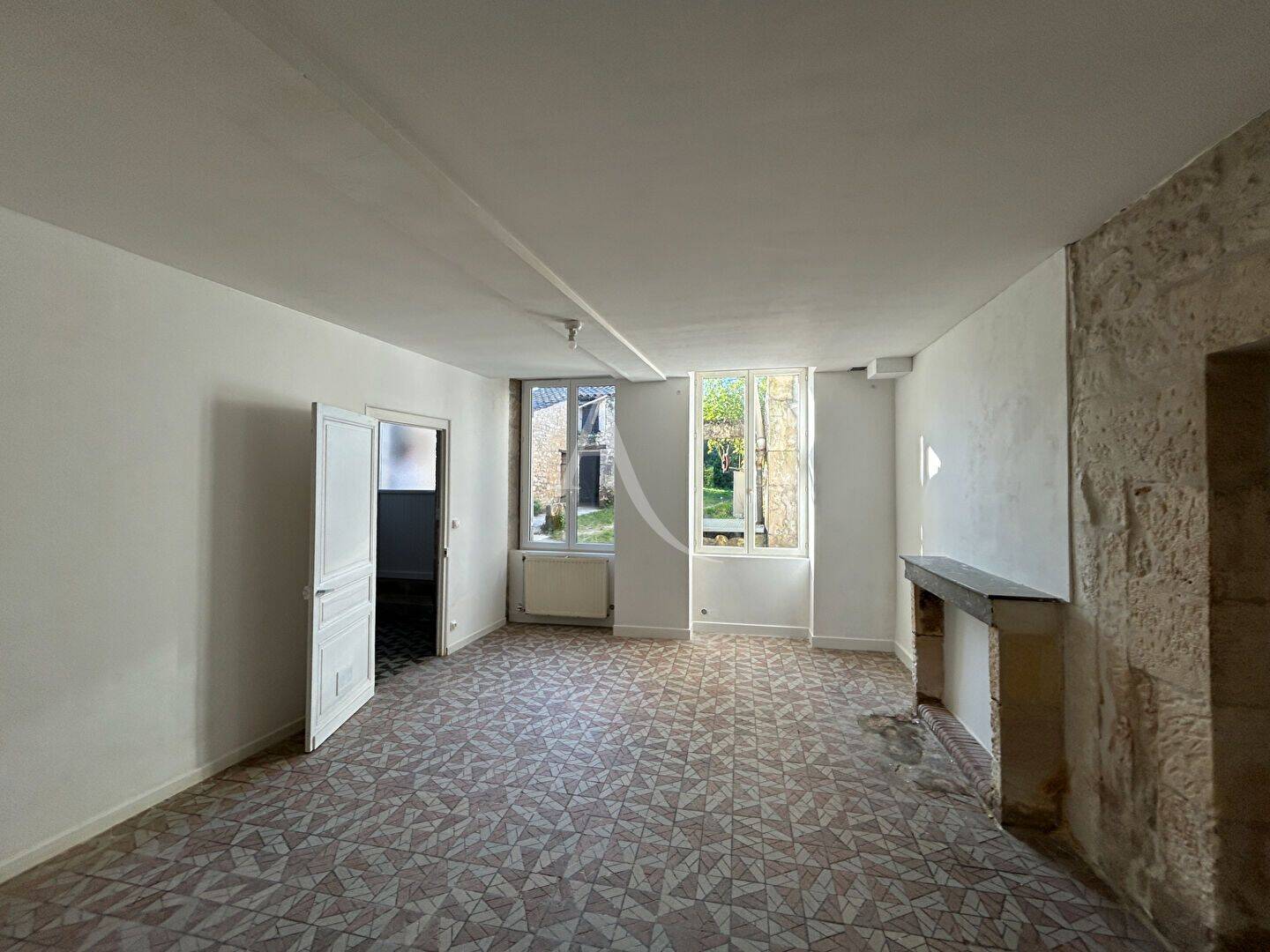 Maison 5 pièces 136 m² · à Saint-Genis-de-Saintonge · 136 m² · 912 €