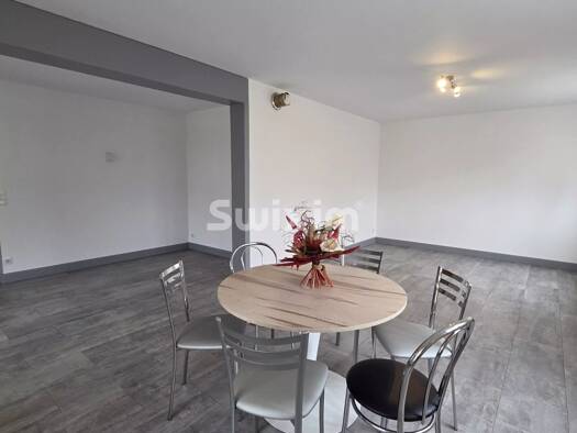 Maison de plain-pied à vendre 325 000 € 11 pièces 5 chambres 363 m² 1 789 m² de terrain Fay-en-Montagne 39800