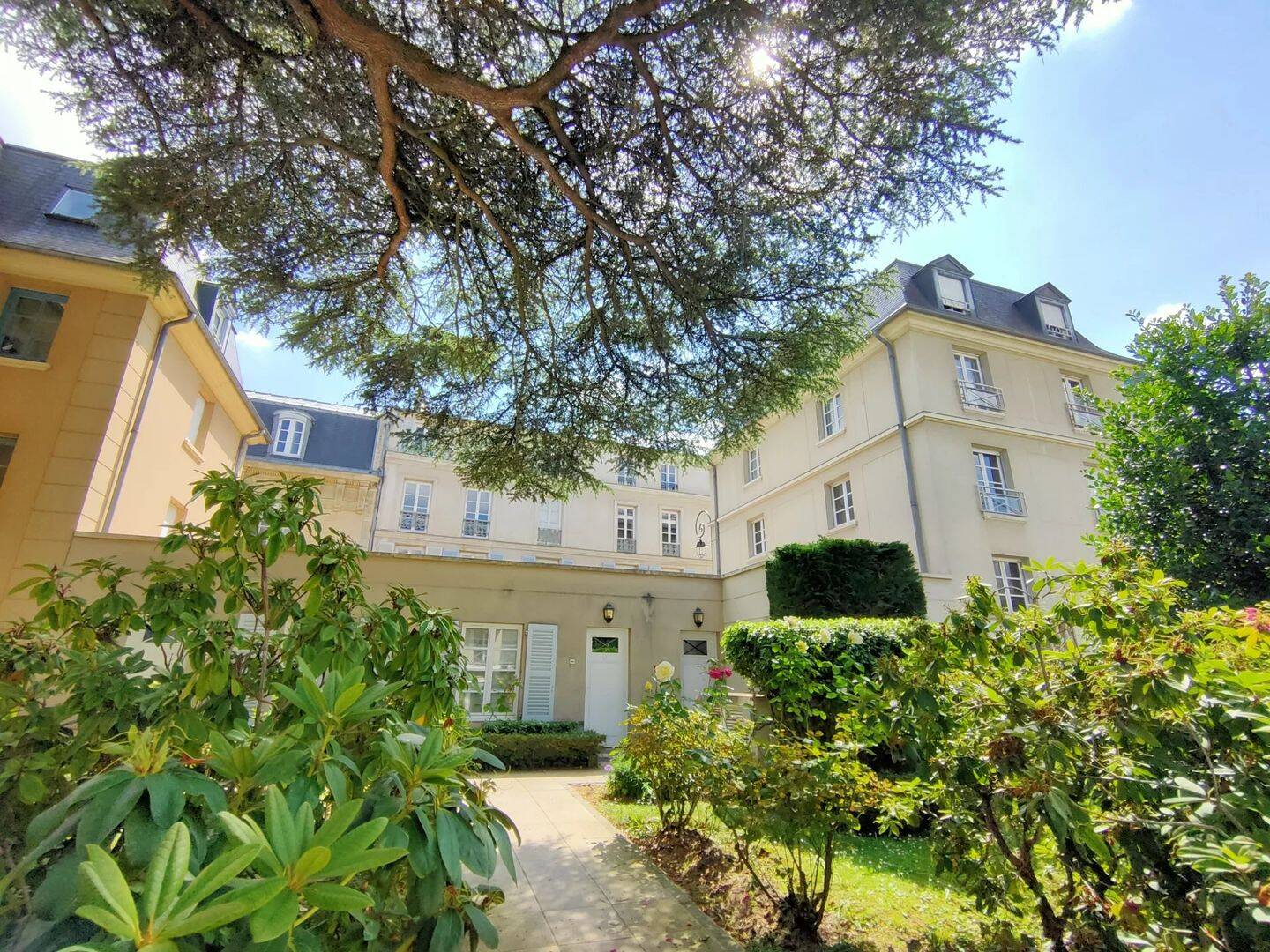 Appartement 2 pièces 51 m² · à Saint-Germain-en-Laye · 50,9 m² · 1 490 €