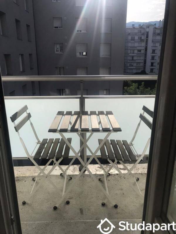1 pièce 10 m² · à Grenoble · 10 m² · 340 €/mois