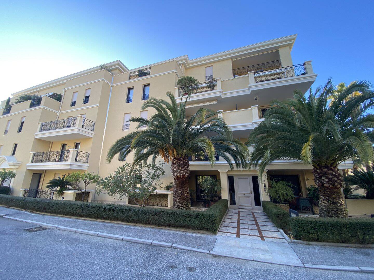 Appartement 3 pièces 67 m² · à Hyères · 67 m² · 357 500 €