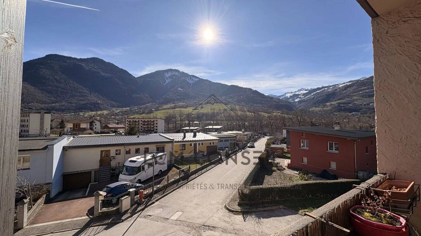 Appartement 5 pièces 93 m² · à Grand-Aigueblanche · 92,8 m² · 234 000 €