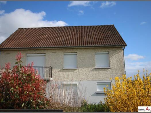 Pavillon à vendre 106 000 € 5 pièces 3 chambres 90 m² 1 250 m² de terrain Nogent-sur-Loir 72500