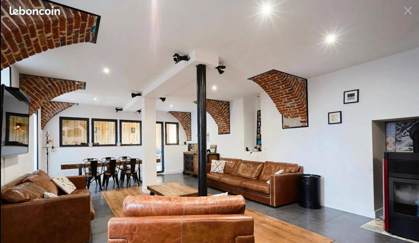 Maison 5 pièces 220 m² · à Raismes · 220 m² · 330 000 €