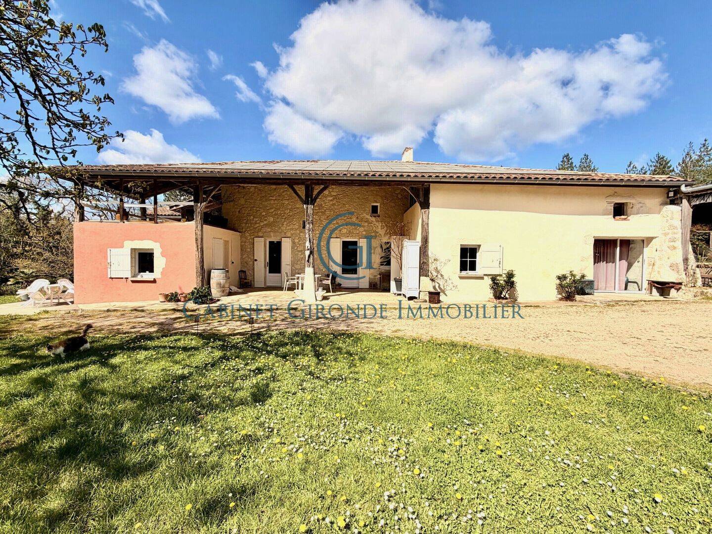 Maison 8 pièces 224 m² · à Casteljaloux · 224,5 m² · 420 000 €