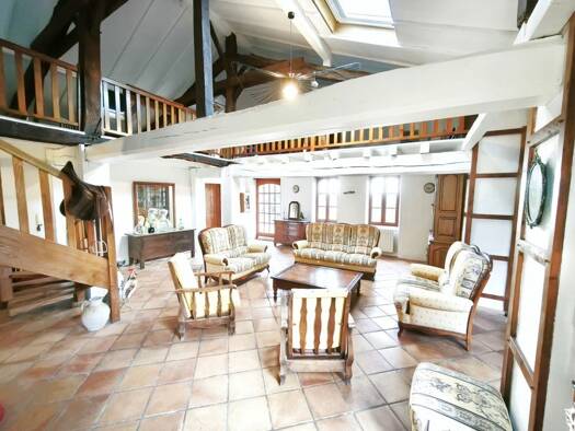 Ferme à vendre 380 000 € 9 pièces 6 chambres 388 m² 6 882 m² de terrain Saint-Gein 40190