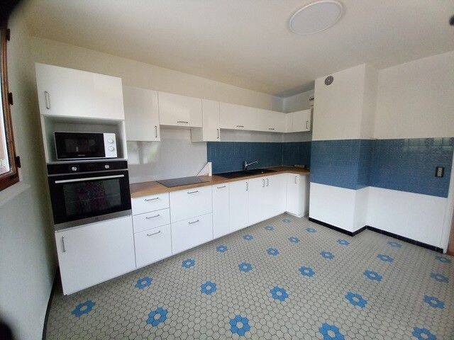 Maison 4 pièces 90 m² · à Grenier-Montgon · 90 m² · 550 €
