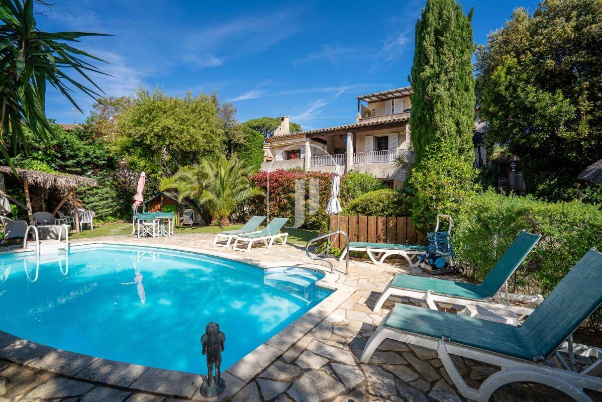 Maison 8 pièces 344 m² · à Sainte-Maxime · 344 m² · 990 000 €