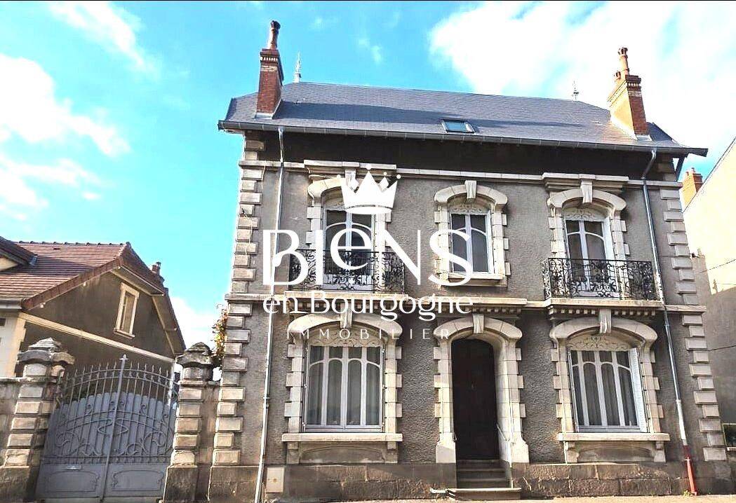 Maison 9 pièces 234 m² · à Autun · 234 m² · 229 000 €